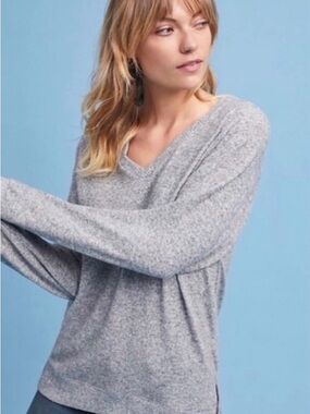 Anthropologie Saturday
Sunday Gray Hacci Tunic Sweater